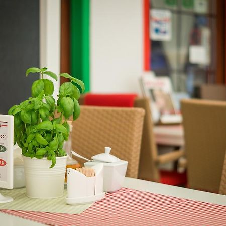 Villa Bella Italia Mikołajki Buitenkant foto